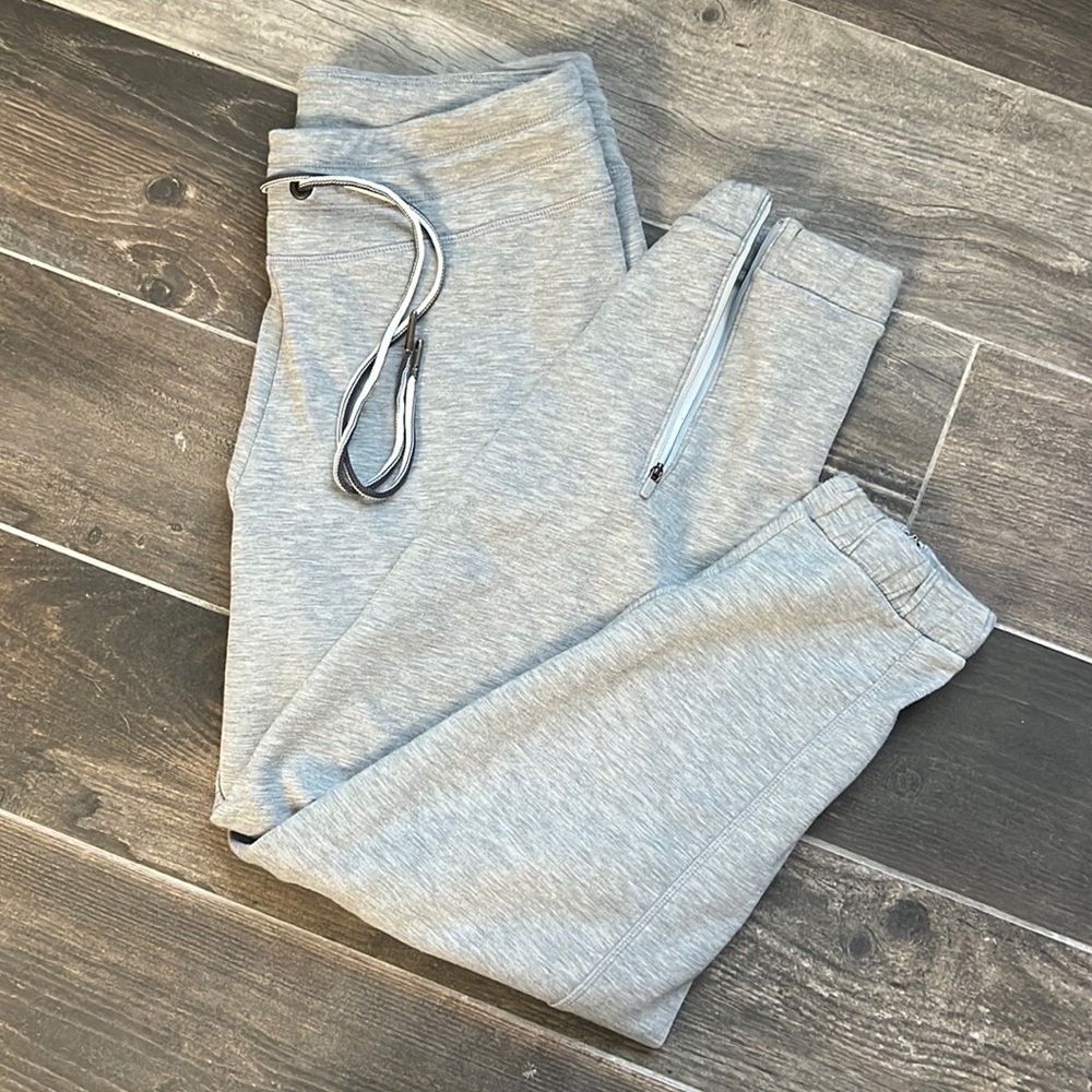 Athleta Gray Cropped Sweatpants with Zippered Ankles